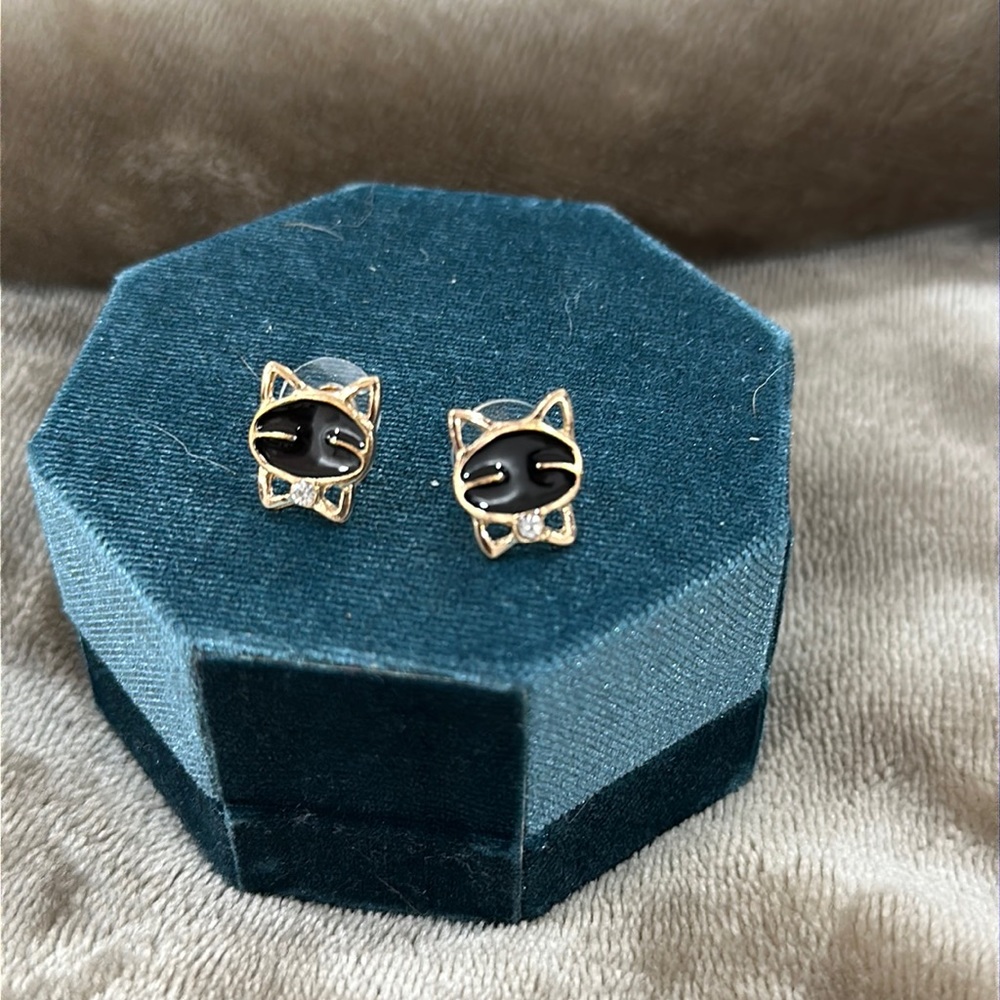 Cat earring - Picture 2 of 5